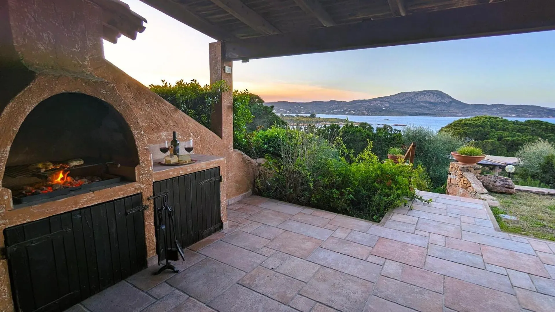Appartamento Vista Mare A 150M Dalla Spiaggia Costa Corallina