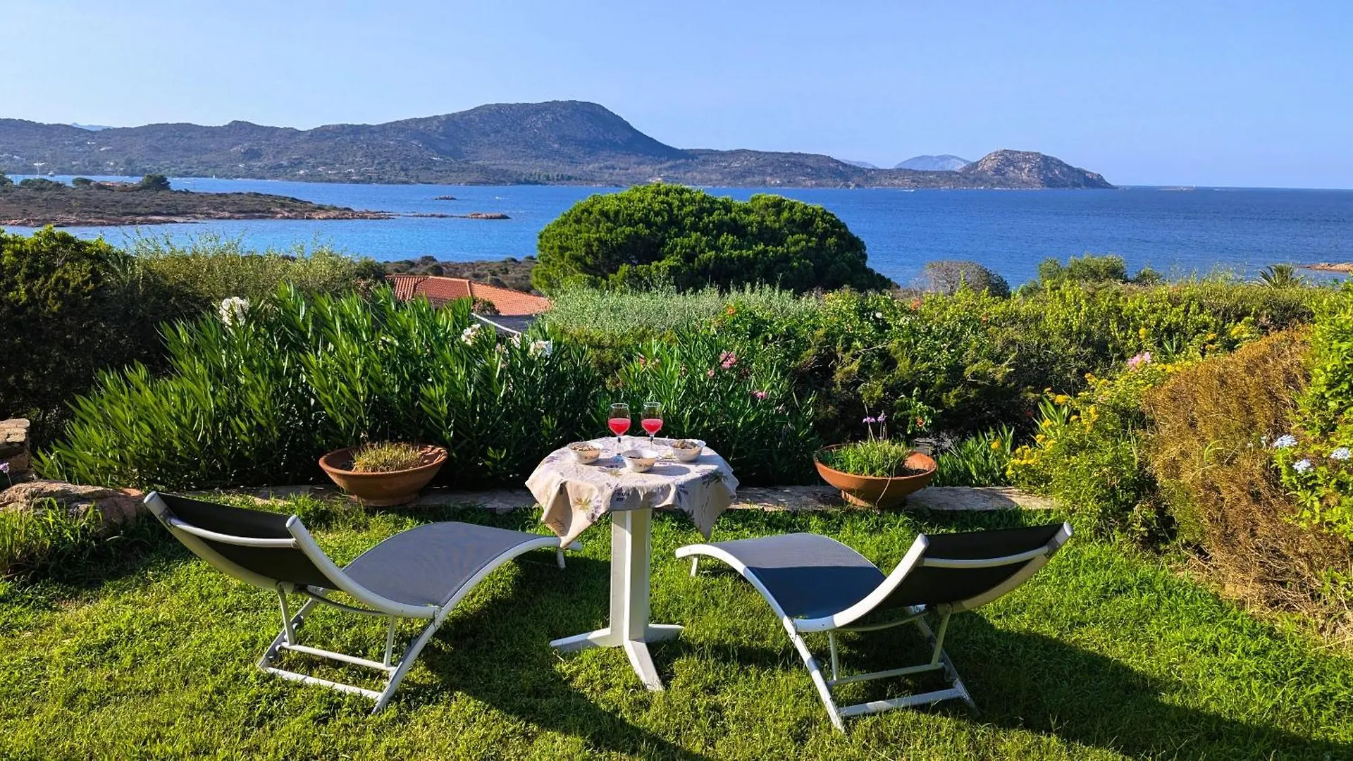 Appartamento Vista Mare A 150M Dalla Spiaggia Costa Corallina Vakantiehuis