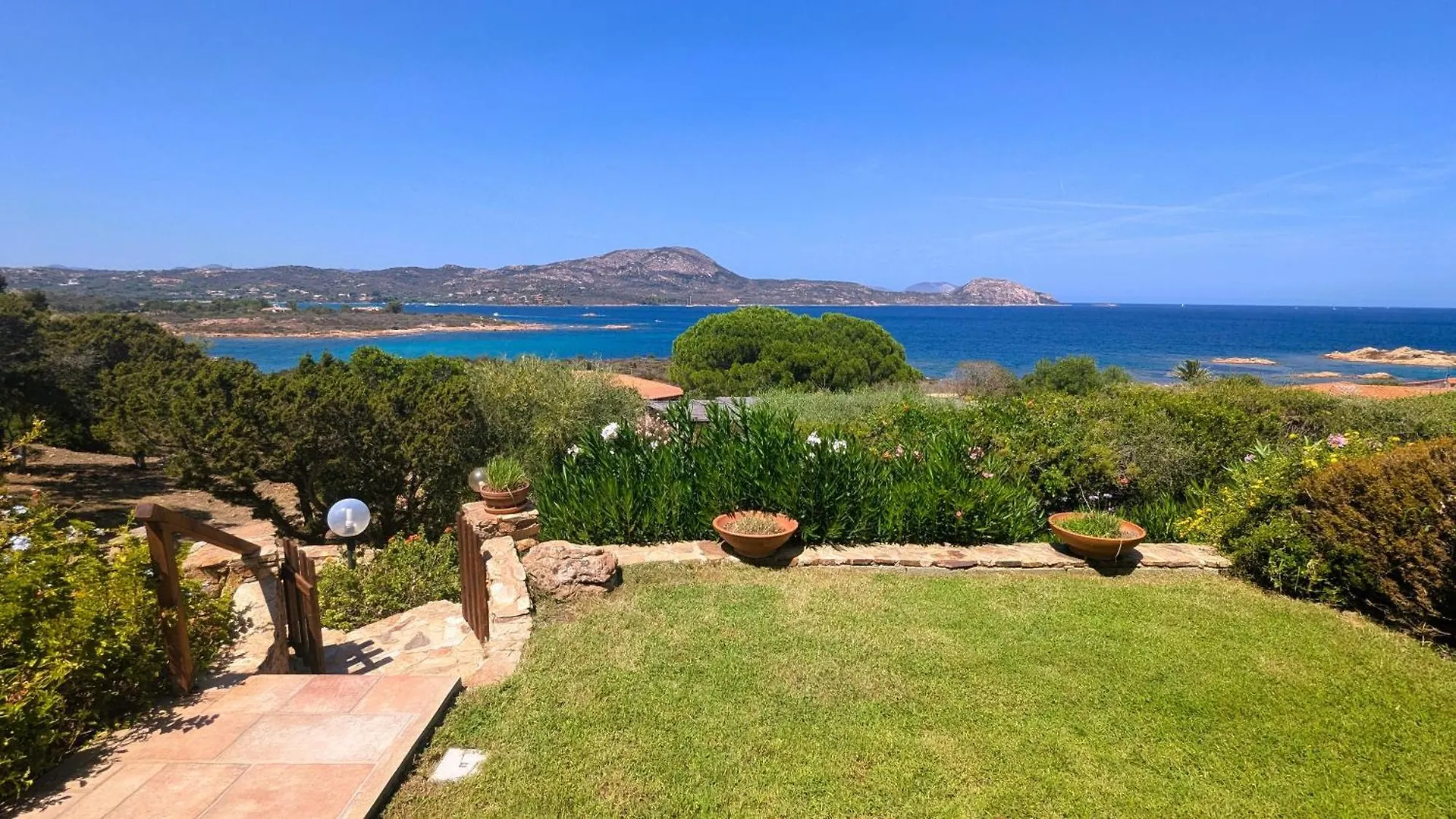 Appartamento Vista Mare A 150M Dalla Spiaggia Costa Corallina