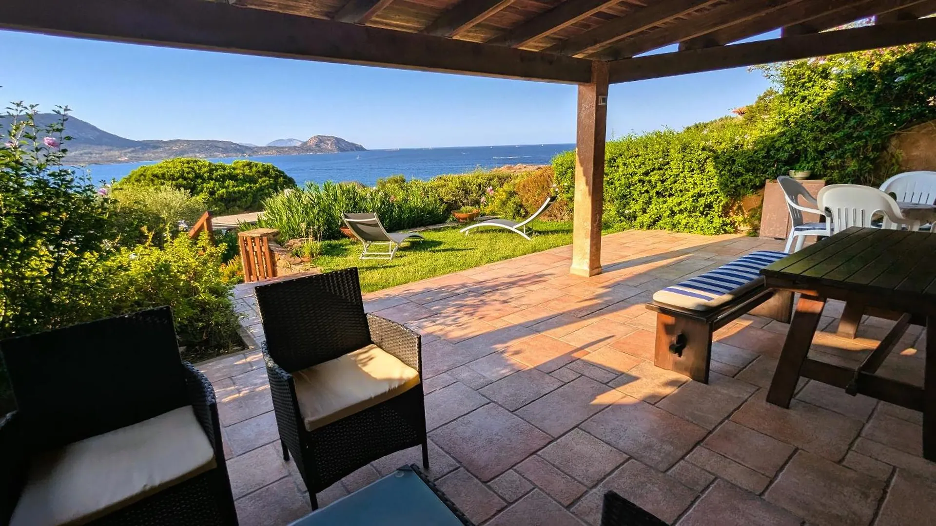 Vakantiehuis Appartamento Vista Mare A 150M Dalla Spiaggia Costa Corallina