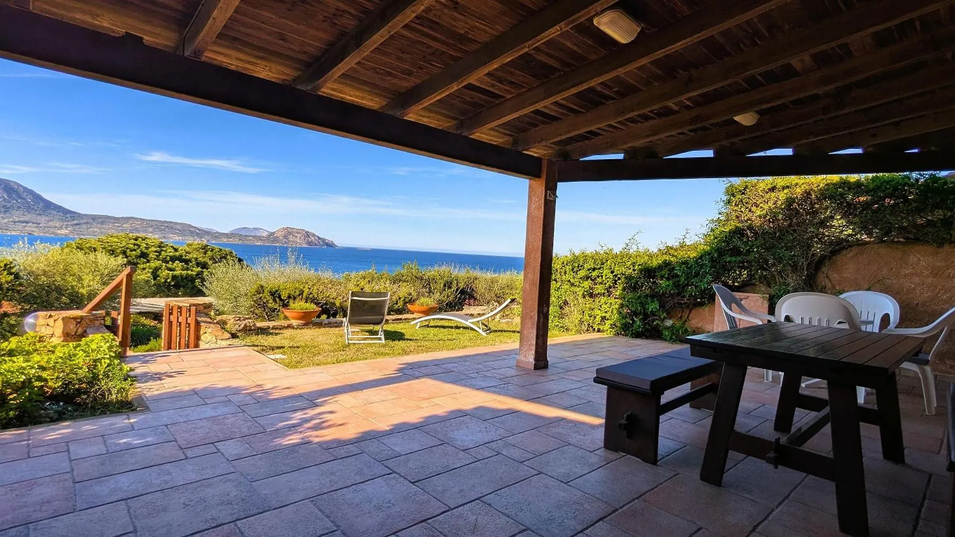 Appartamento Vista Mare A 150M Dalla Spiaggia Costa Corallina
