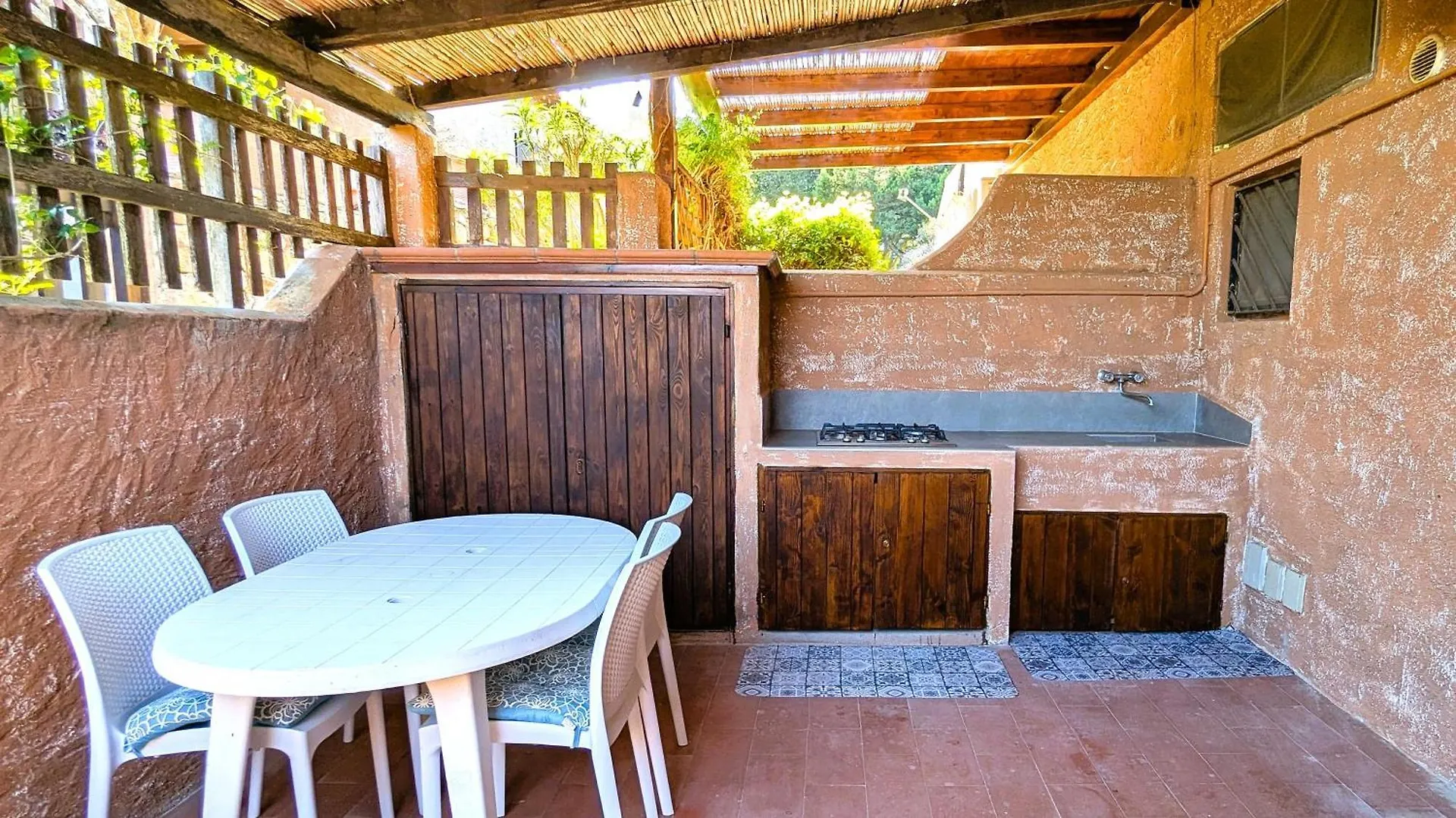 Appartamento Vista Mare A 150M Dalla Spiaggia Costa Corallina
